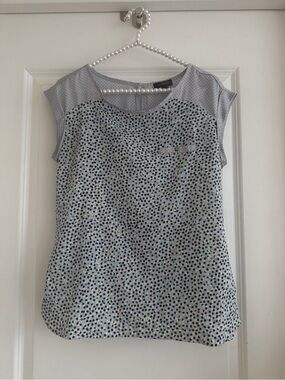 The Limited Light Gray Polka Dot Blouse -Women’s Short Sleeve Top-Size Small